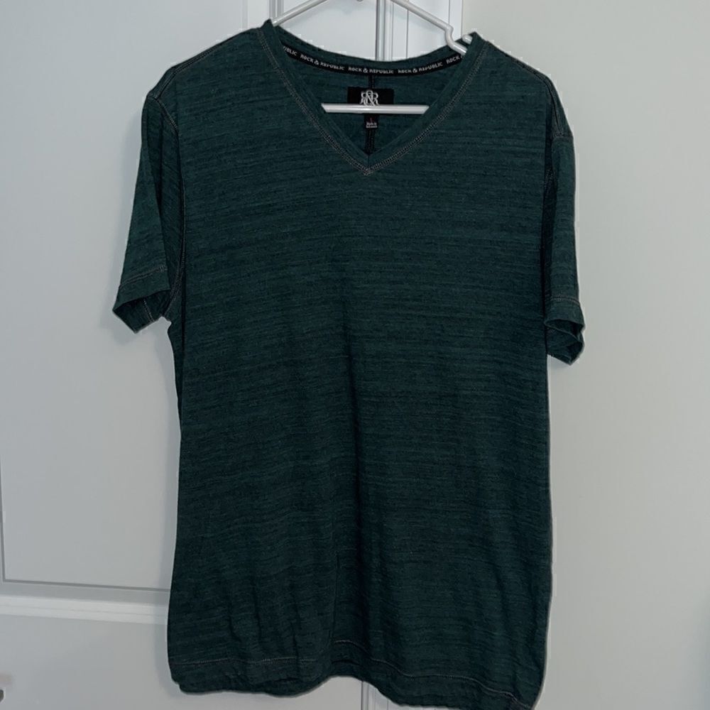 Rock & Republic no Logo V neck men’s  short sleeve green stripe casual t shirt
